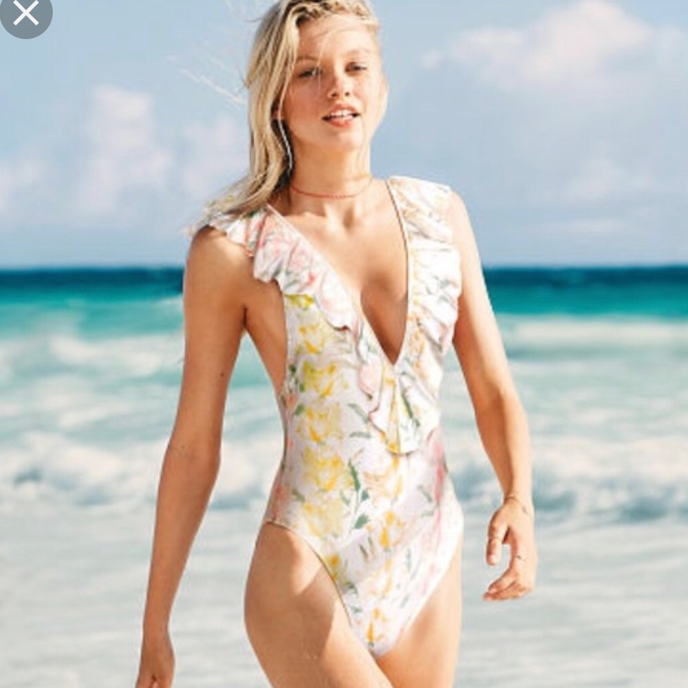 NWT Victoria’s Secret ruffle one piece, Size Large